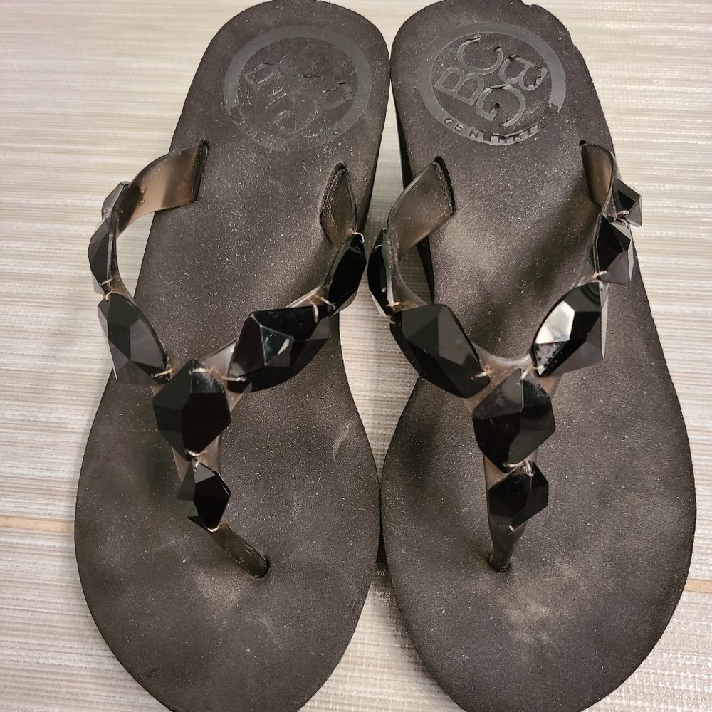 BCBG wedge black sandals size 7
